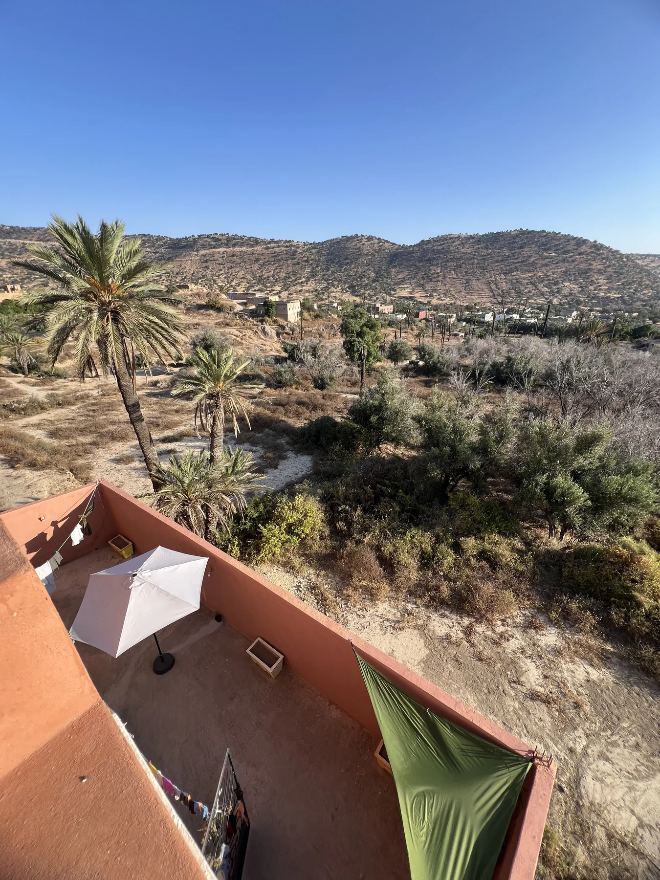 Alma terrace overlooking the valley